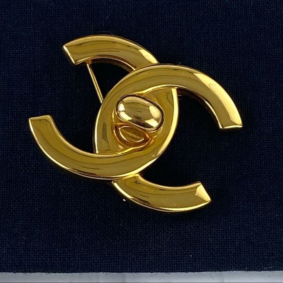 *SOLD* Authentic CHANEL Turnlock Brooch - Picture 9 of 11